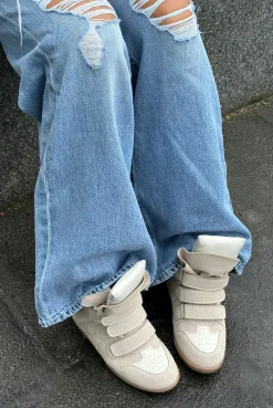 14+ wedge sneakers
