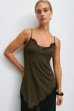 Asymmetric lace singlet