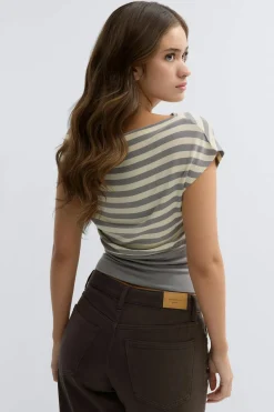 Boatneck top