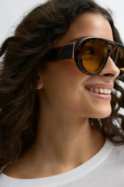 Bold aviator sunglasses