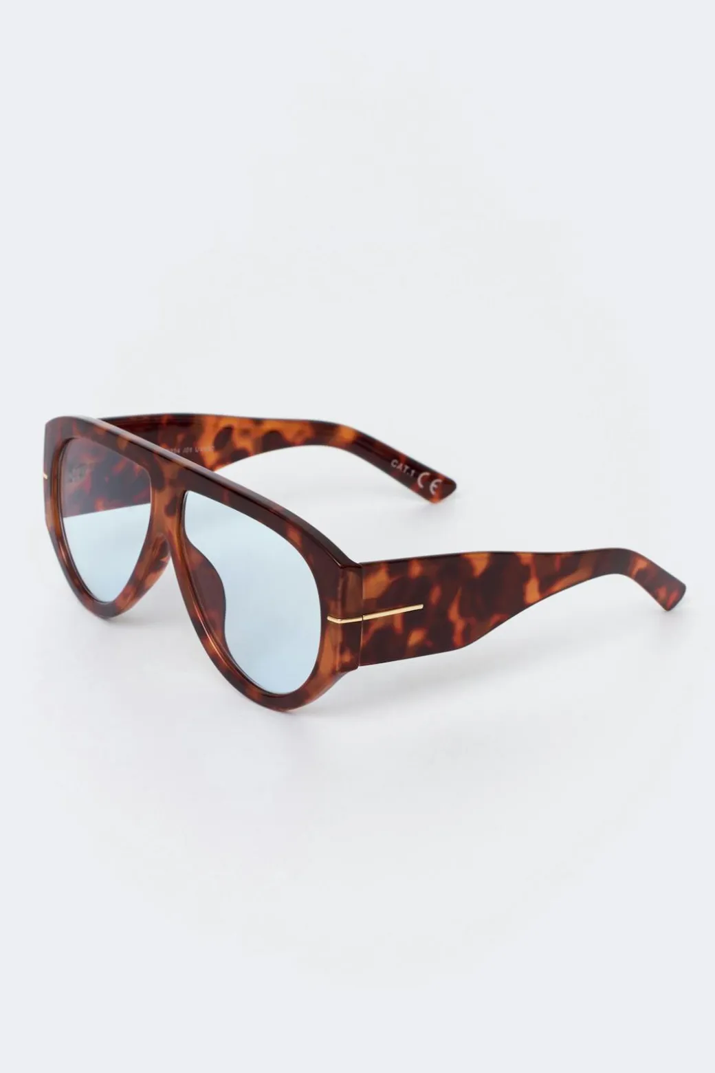 Bold aviator sunglasses