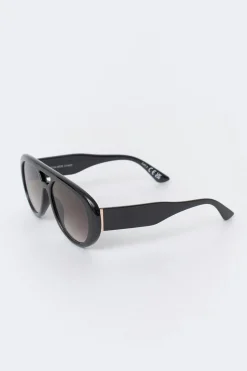 Bold aviator sunglasses