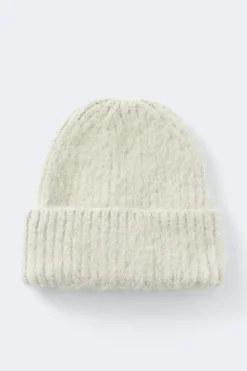 Chunky hairy beanie