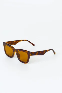 classic chunky sunglasses