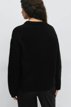 Crew neck knitted sweater