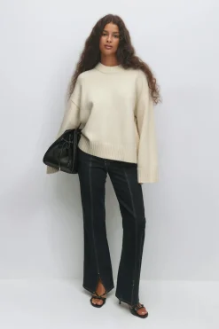Crew neck knitted sweater
