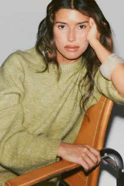 Crew neck knitted sweater