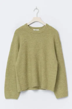 Crew neck knitted sweater