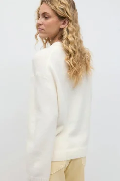 Crew neck knitted sweater