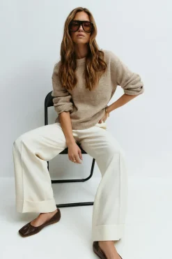 Crew neck knitted sweater