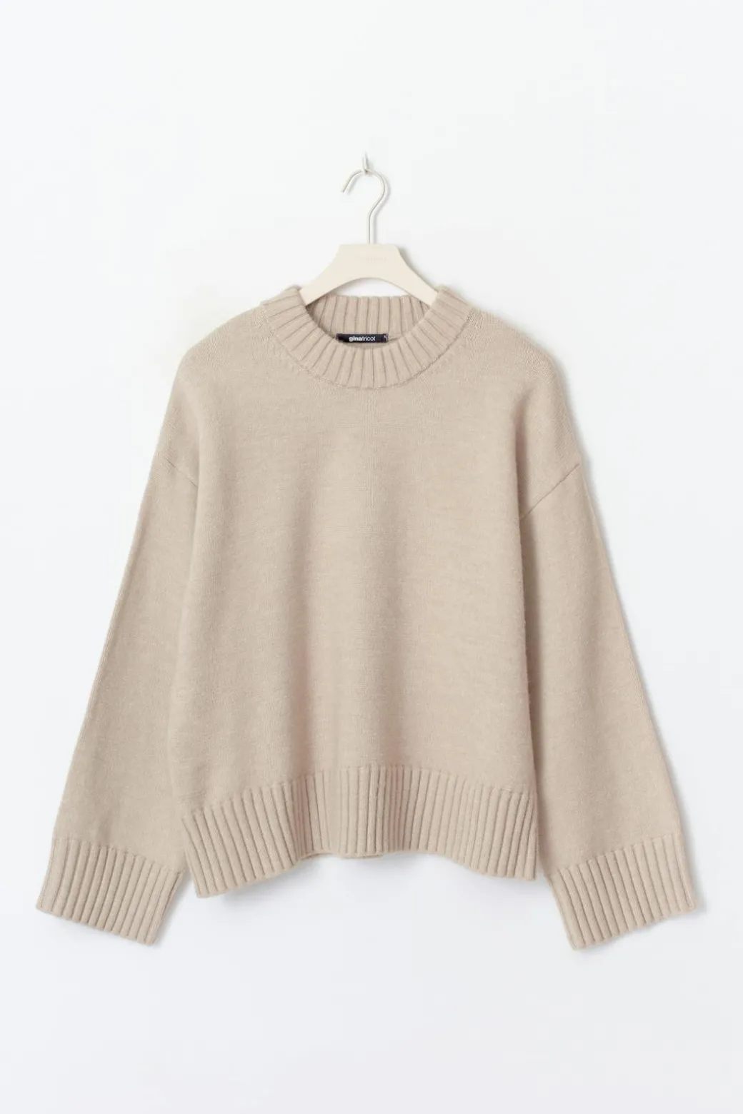 Crew neck knitted sweater