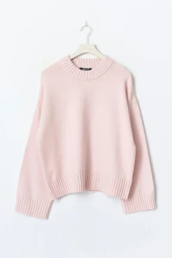 Crew neck knitted sweater