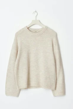 Crew neck knitted sweater