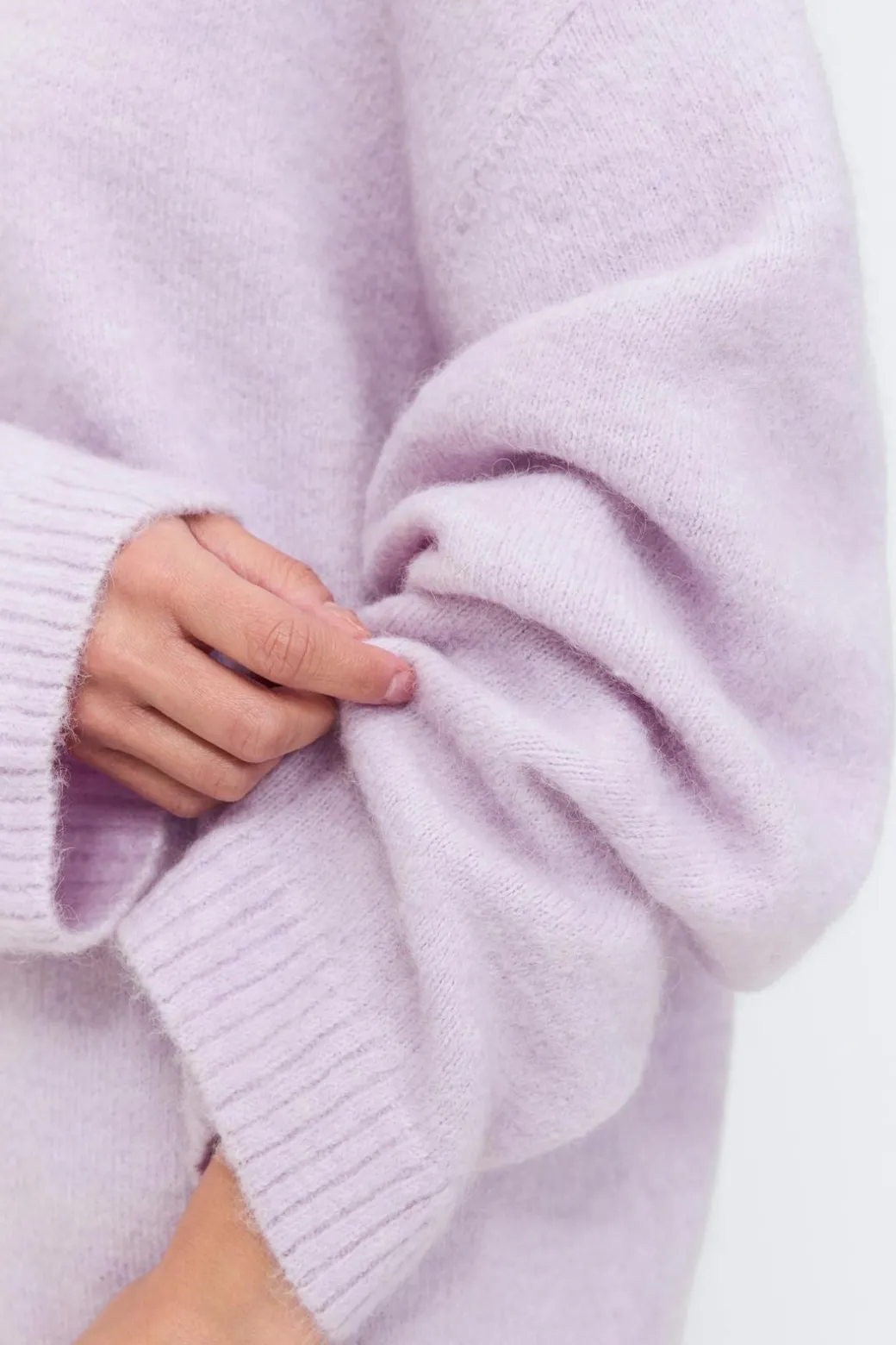 Crew neck knitted sweater
