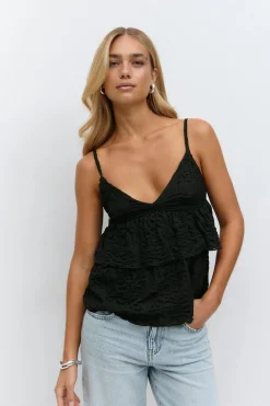 Frill singlet