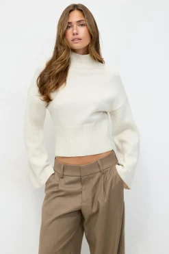 Funnel neck knitted sweater
