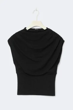 Funnel neck top