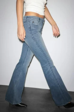 Glow low flare jeans