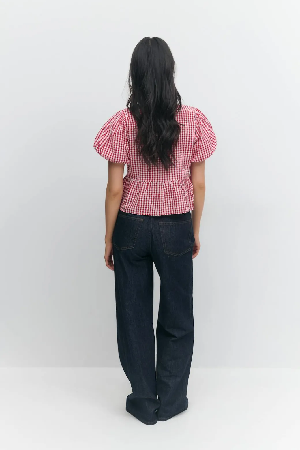 High and wide jeans