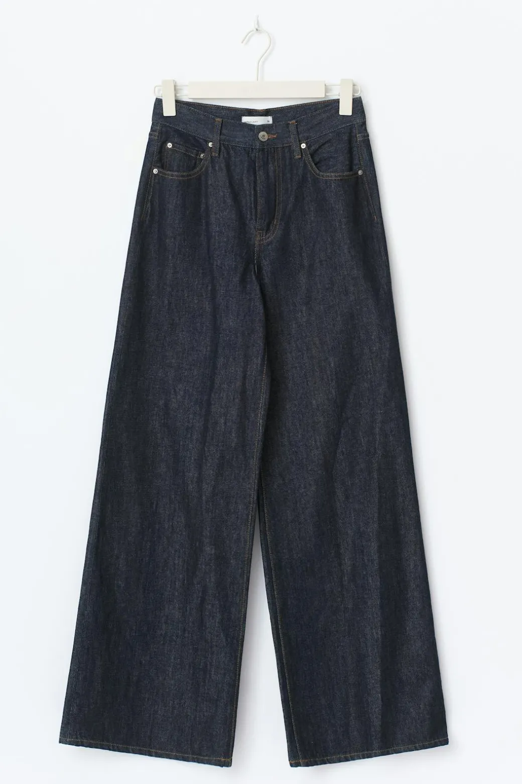 High and wide jeans