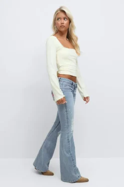 Iconic twisted jeans