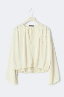 Knitted balloon top