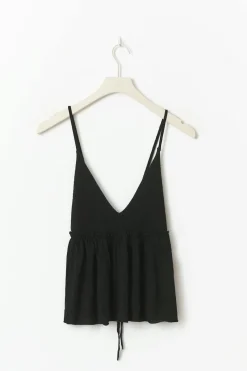Knitted singlet