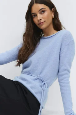Knitted tie top