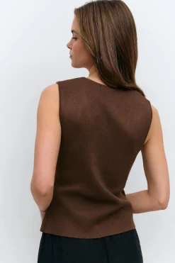 Knitted vest