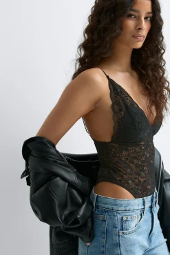 Lace body