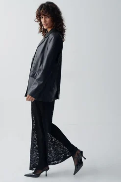 Lace skirt