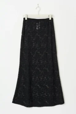 Lace skirt