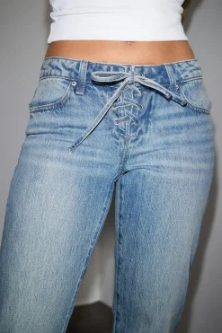 Lacing jeans