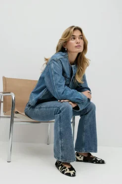 Low waist bootcut jeans