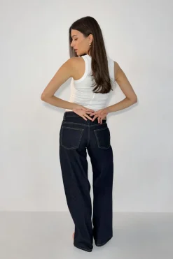 Low wide jeans