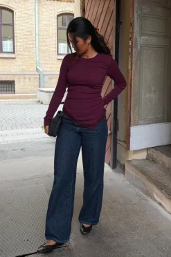 Low wide jeans