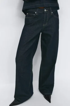 Low wide jeans