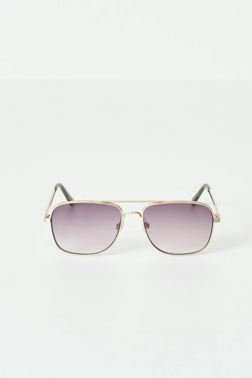 Metal aviator sunglasses