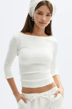 Quarter sleeve boatneck top
