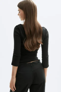 Quarter sleeve boatneck top