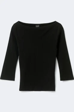 Quarter sleeve boatneck top