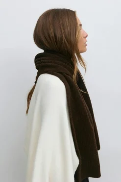 Rib knitted scarf