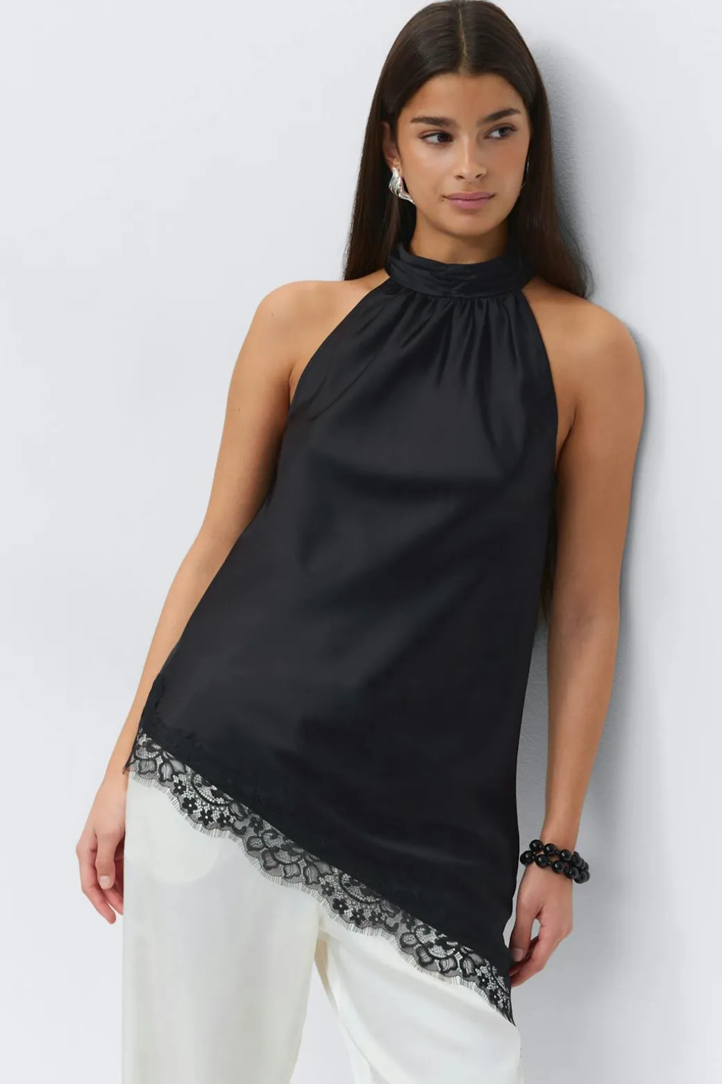 Satin asymmetric singlet
