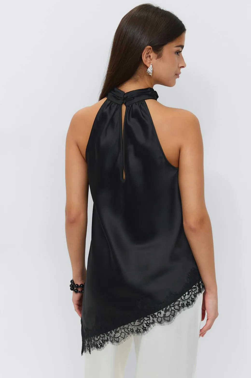 Satin asymmetric singlet