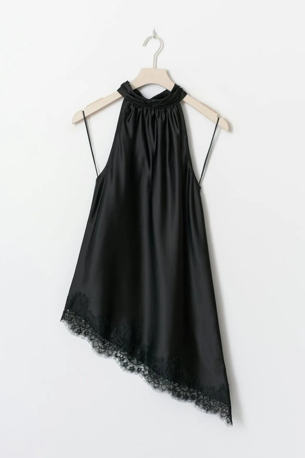 Satin asymmetric singlet