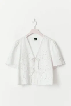 Scallop edge blouse