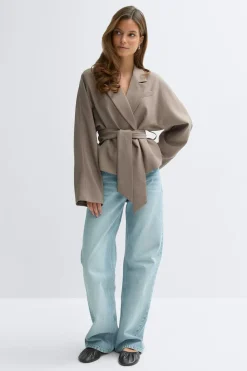 Shaped blazer