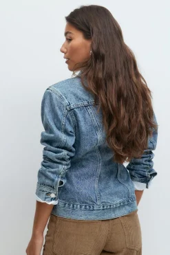 Shaped denim jacket