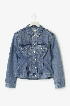 Shaped denim jacket