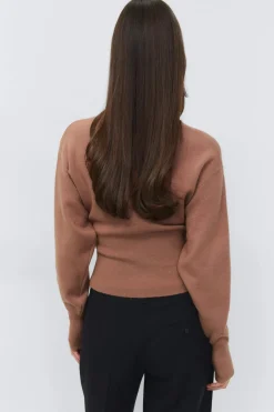 Shaped knitted cardigan